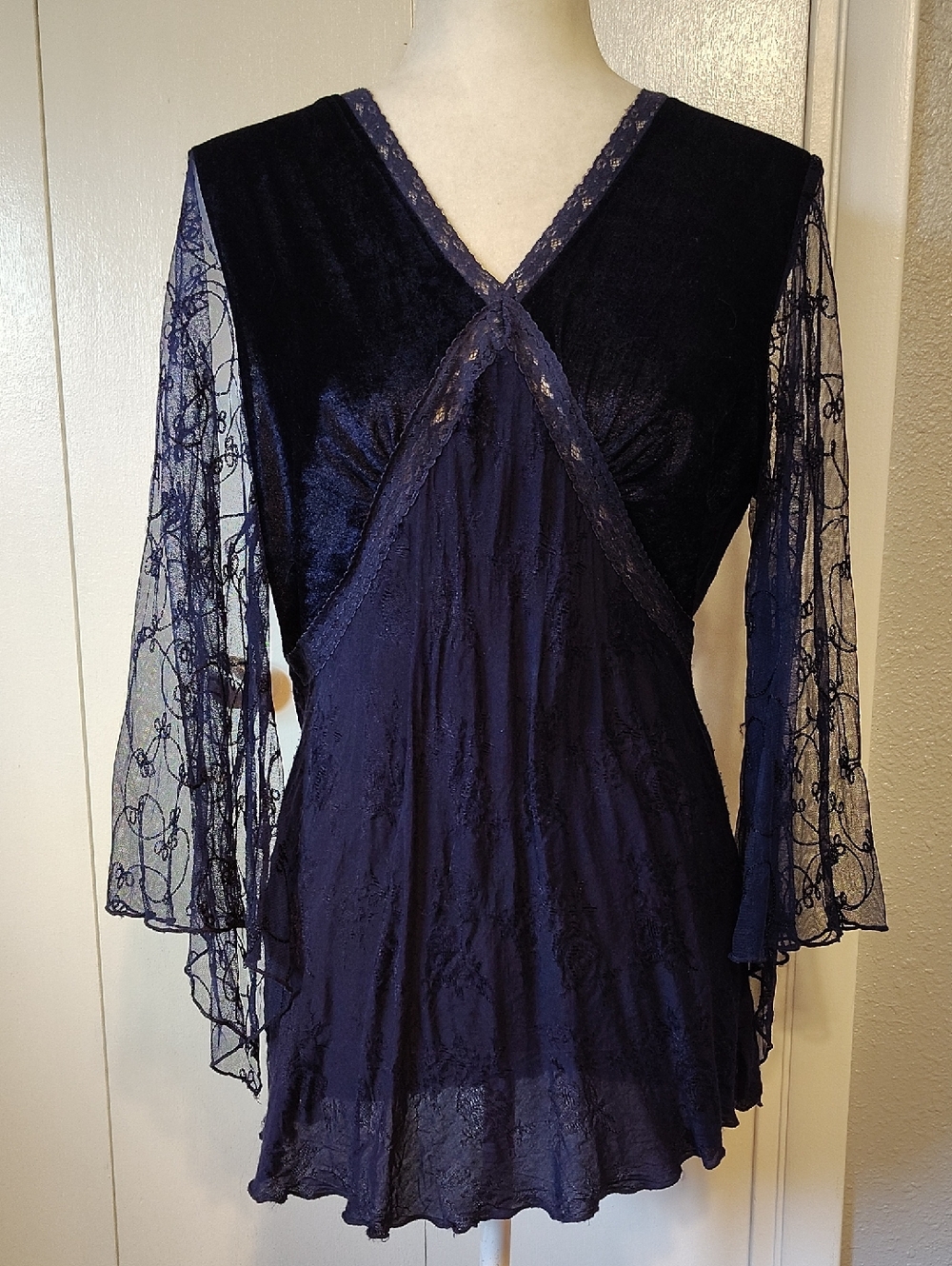 The Pyramid Collection - Size M - Picture 2 of 10